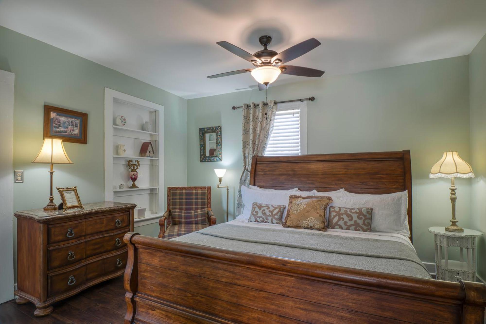 Bed & Breakfast Victorian House