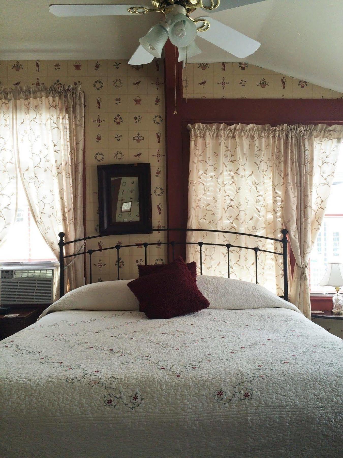 Victorian House 3*